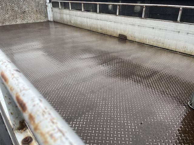 いすゞエルフアルミブロック小型（2t・3t）[写真11]