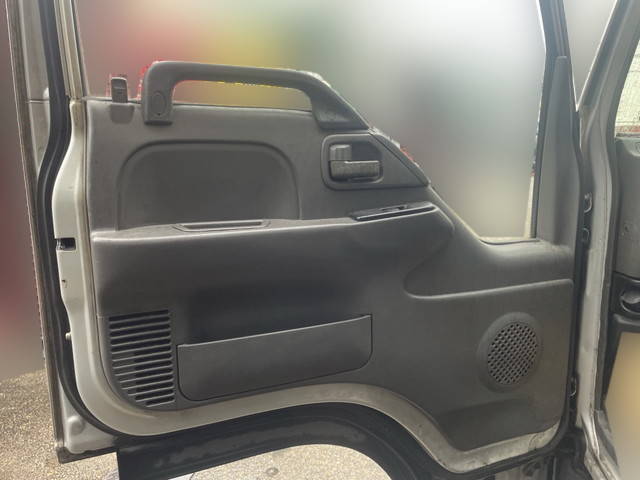 いすゞエルフアルミブロック小型（2t・3t）[写真24]