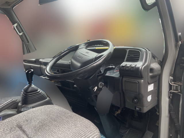 いすゞエルフアルミブロック小型（2t・3t）[写真30]