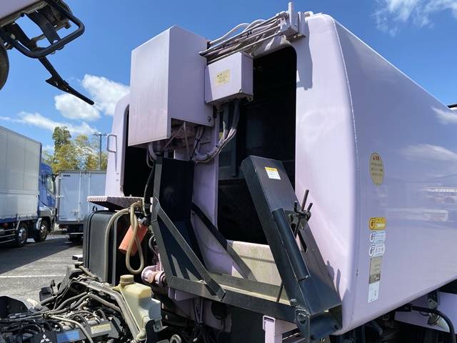 三菱ふそうキャンターパッカー車（塵芥車）小型（2t・3t）[写真19]