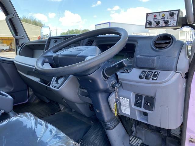 三菱ふそうキャンターパッカー車（塵芥車）小型（2t・3t）[写真36]