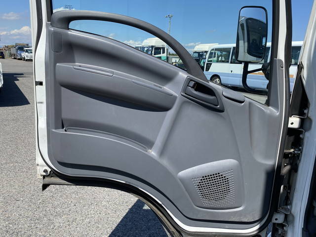 いすゞエルフ冷凍車（冷蔵車）小型（2t・3t）[写真24]