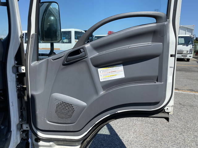 いすゞエルフ冷凍車（冷蔵車）小型（2t・3t）[写真25]