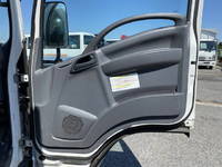 いすゞエルフ冷凍車（冷蔵車）小型（2t・3t）[写真25]