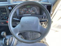 いすゞエルフ冷凍車（冷蔵車）小型（2t・3t）[写真31]