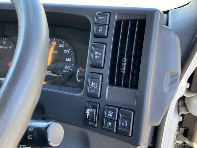 いすゞエルフ冷凍車（冷蔵車）小型（2t・3t）[写真33]