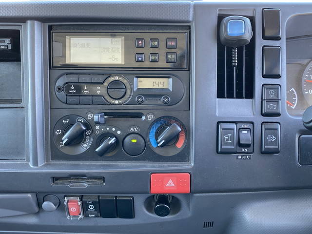 いすゞエルフ冷凍車（冷蔵車）小型（2t・3t）[写真34]