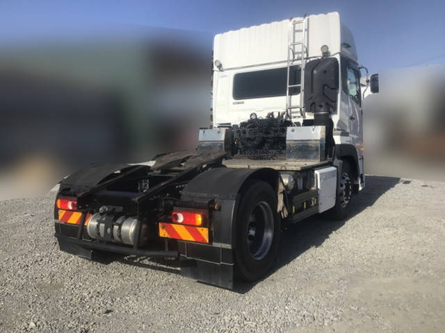 UDトラックスクオントレーラーヘッド（トラクターヘッド）大型（10t）[写真02]