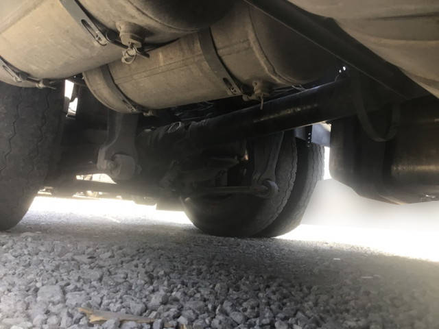 UDトラックスクオントレーラーヘッド（トラクターヘッド）大型（10t）[写真20]