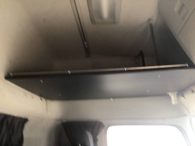 UDトラックスクオントレーラーヘッド（トラクターヘッド）大型（10t）[写真25]