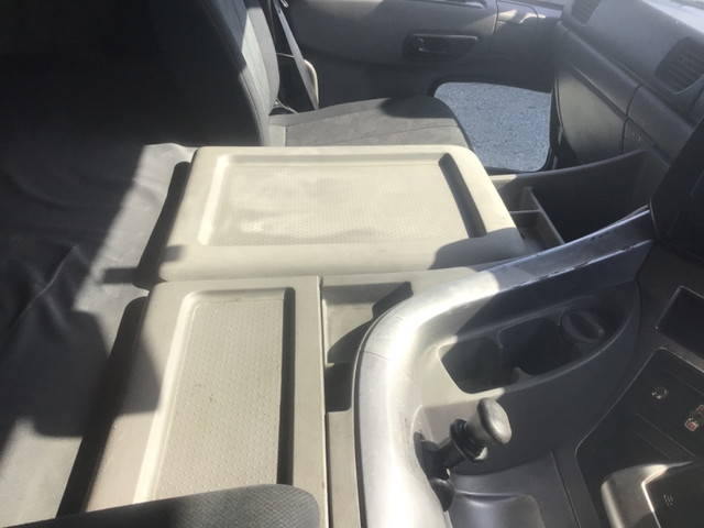 UDトラックスクオントレーラーヘッド（トラクターヘッド）大型（10t）[写真27]