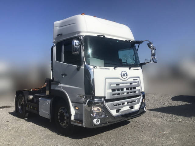 UDトラックスクオントレーラーヘッド（トラクターヘッド）大型（10t）[写真03]