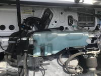 UDトラックスクオントレーラーヘッド（トラクターヘッド）大型（10t）[写真09]