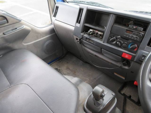 いすゞエルフダブルキャブ（Wキャブ）小型（2t・3t）[写真13]