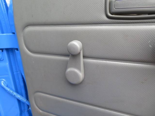 いすゞエルフダブルキャブ（Wキャブ）小型（2t・3t）[写真17]