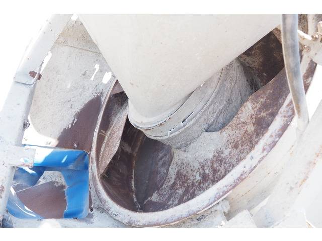 三菱ふそうファイターミキサー車（コンクリートミキサー）中型（4t）[写真13]