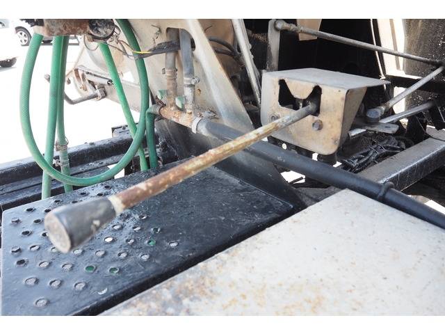 三菱ふそうファイターミキサー車（コンクリートミキサー）中型（4t）[写真16]