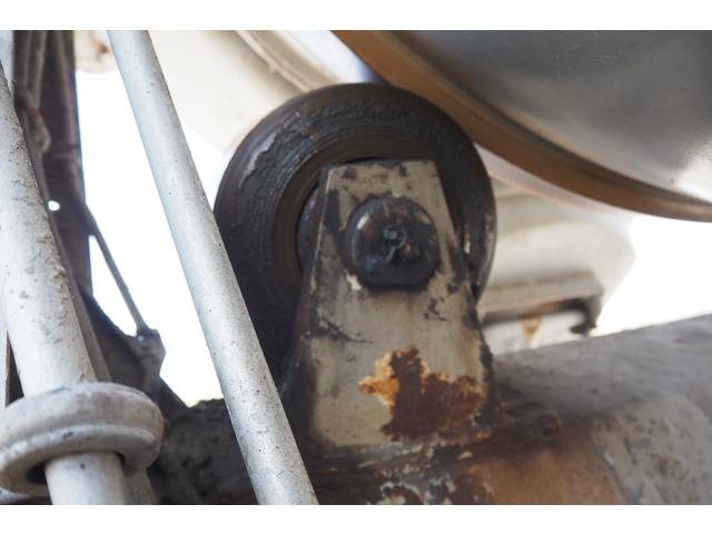 三菱ふそうファイターミキサー車（コンクリートミキサー）中型（4t）[写真17]