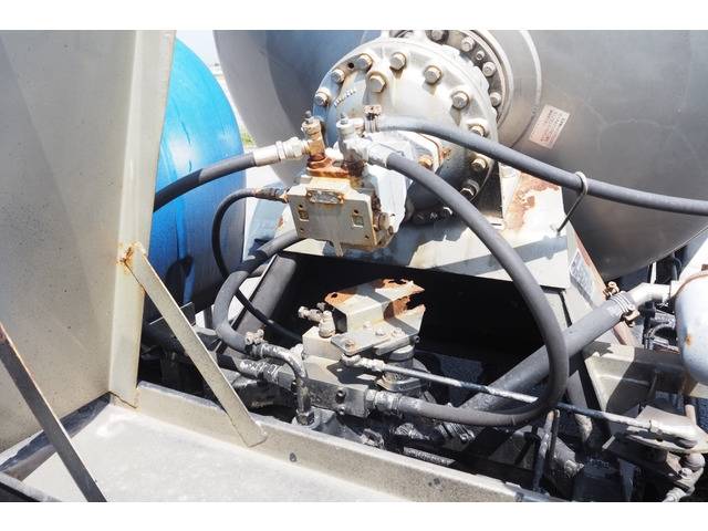 三菱ふそうファイターミキサー車（コンクリートミキサー）中型（4t）[写真24]