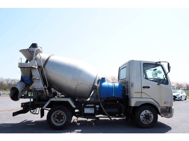 三菱ふそうファイターミキサー車（コンクリートミキサー）中型（4t）[写真05]