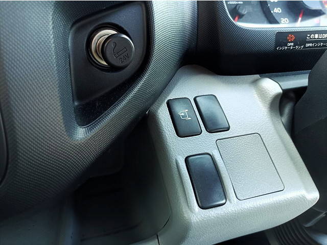 トヨタダイナアルミウイング小型（2t・3t）[写真24]