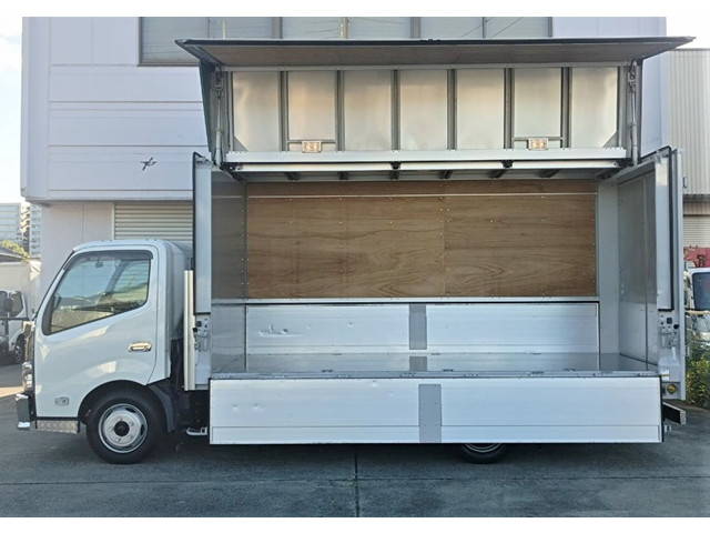 トヨタダイナアルミウイング小型（2t・3t）[写真04]