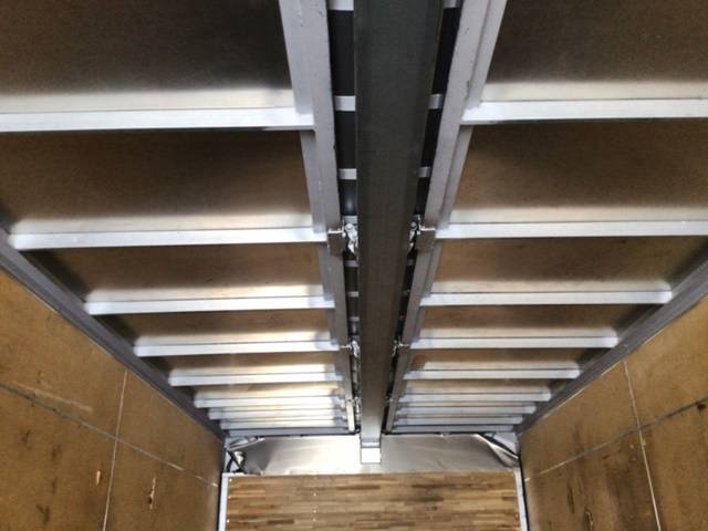 UDトラックスクオンアルミウイング大型（10t）[写真10]