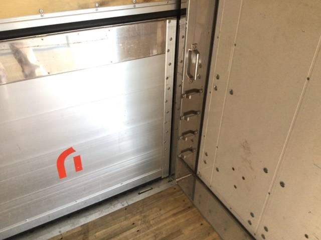 UDトラックスクオンアルミウイング大型（10t）[写真15]