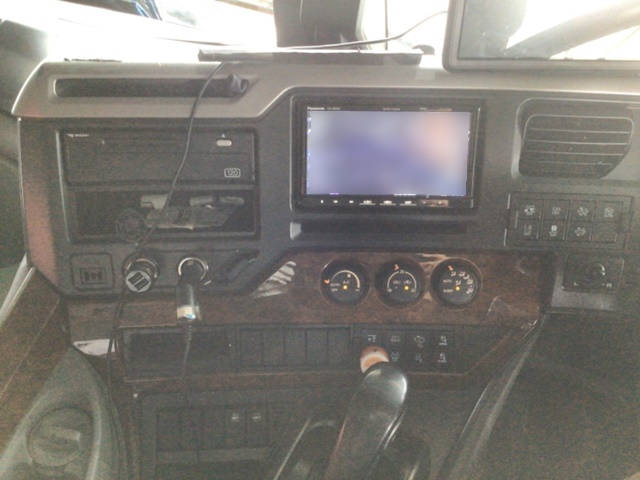 UDトラックスクオンアルミウイング大型（10t）[写真33]