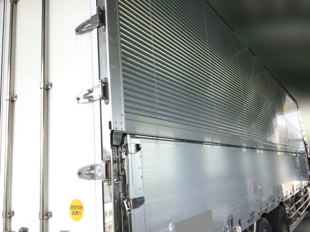 UDトラックスクオンアルミウイング大型（10t）[写真05]