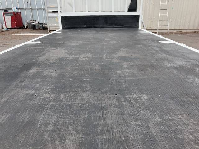 三菱ふそうキャンター平ボディ小型（2t・3t）[写真11]