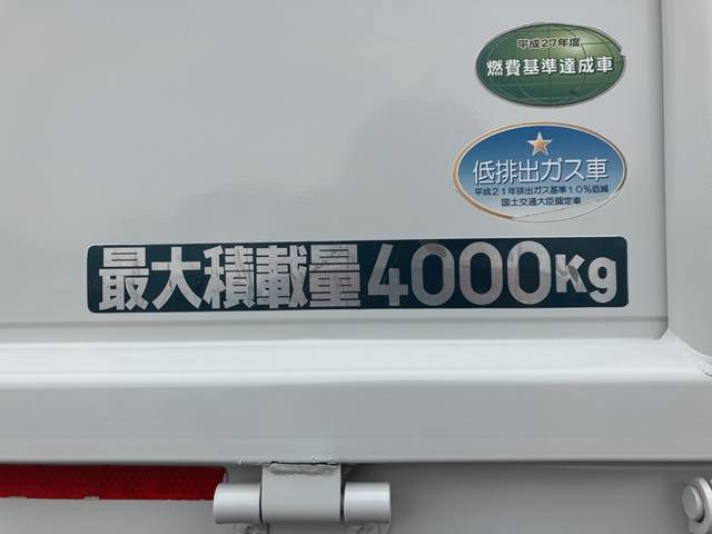 三菱ふそうキャンター平ボディ小型（2t・3t）[写真15]