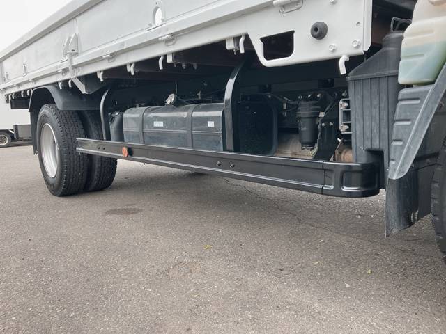 三菱ふそうキャンター平ボディ小型（2t・3t）[写真16]
