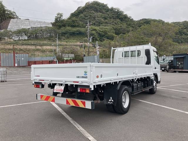 三菱ふそうキャンター平ボディ小型（2t・3t）[写真02]