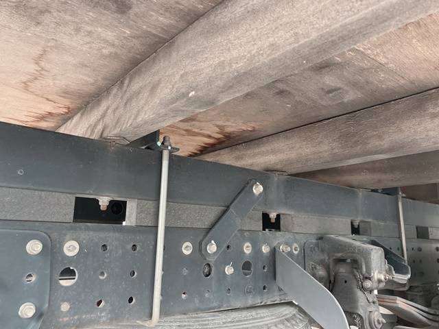 三菱ふそうキャンター平ボディ小型（2t・3t）[写真21]