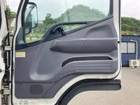 三菱ふそうキャンター平ボディ小型（2t・3t）[写真29]