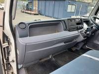 三菱ふそうキャンター平ボディ小型（2t・3t）[写真30]