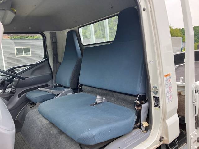 三菱ふそうキャンター平ボディ小型（2t・3t）[写真31]