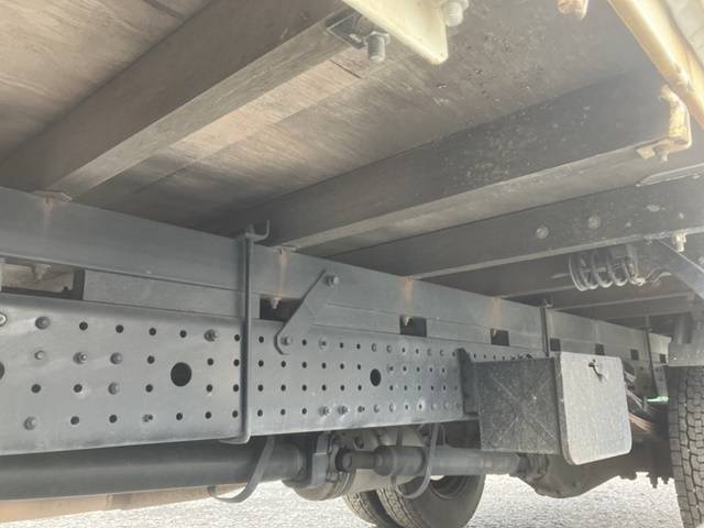 三菱ふそうキャンター平ボディ小型（2t・3t）[写真18]