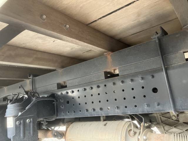 三菱ふそうキャンター平ボディ小型（2t・3t）[写真19]