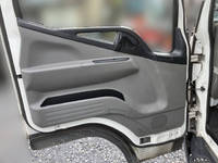 三菱ふそうキャンター平ボディ小型（2t・3t）[写真24]