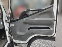 三菱ふそうキャンター平ボディ小型（2t・3t）[写真25]