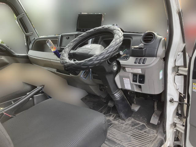 三菱ふそうキャンター平ボディ小型（2t・3t）[写真29]