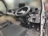 三菱ふそうキャンター平ボディ小型（2t・3t）[写真29]