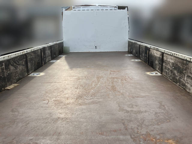 三菱ふそうキャンター平ボディ小型（2t・3t）[写真08]