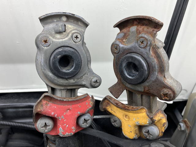 日野プロフィアトレーラーヘッド（トラクターヘッド）大型（10t）[写真29]