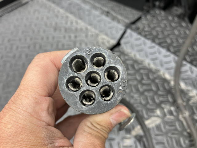 日野プロフィアトレーラーヘッド（トラクターヘッド）大型（10t）[写真30]