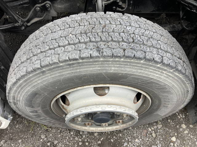 日野プロフィアトレーラーヘッド（トラクターヘッド）大型（10t）[写真32]