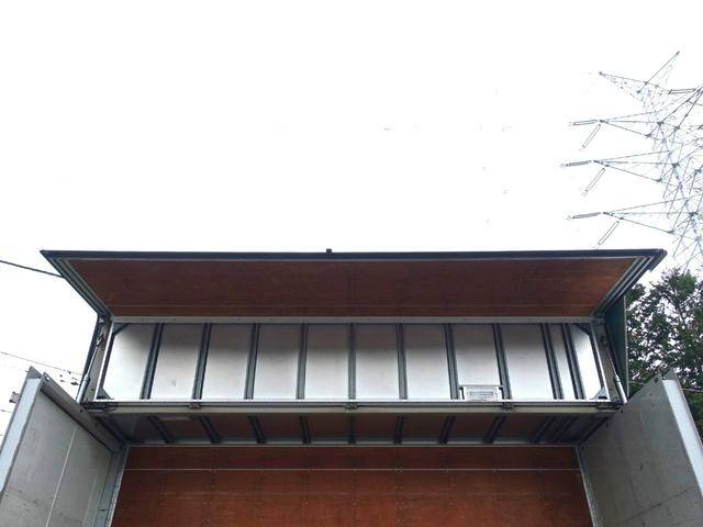 いすゞフォワードアルミウイング中型（4t）[写真12]