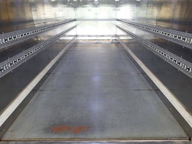 三菱ふそうファイターアルミバン中型（4t）[写真12]